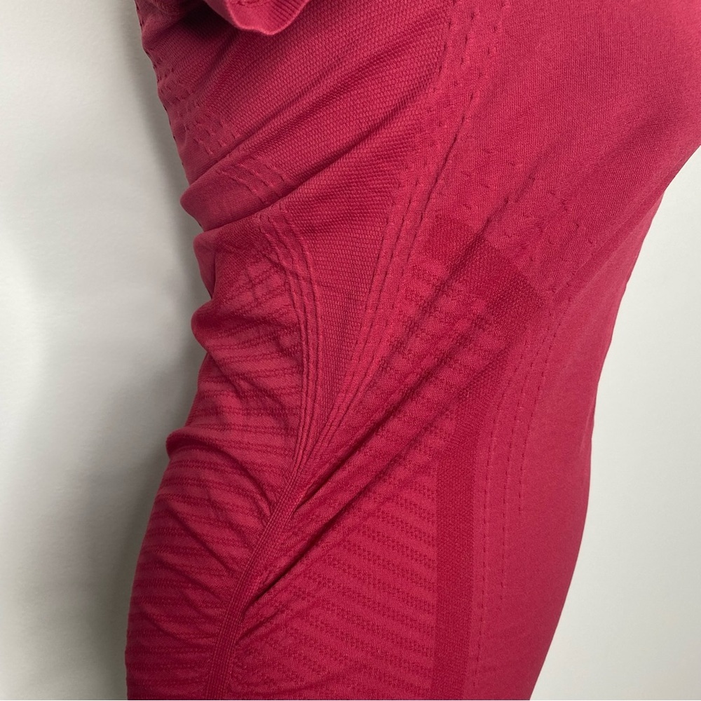 Athleta Speedlight Chilled Sangria Seamless Tee - Picture 5 of 14